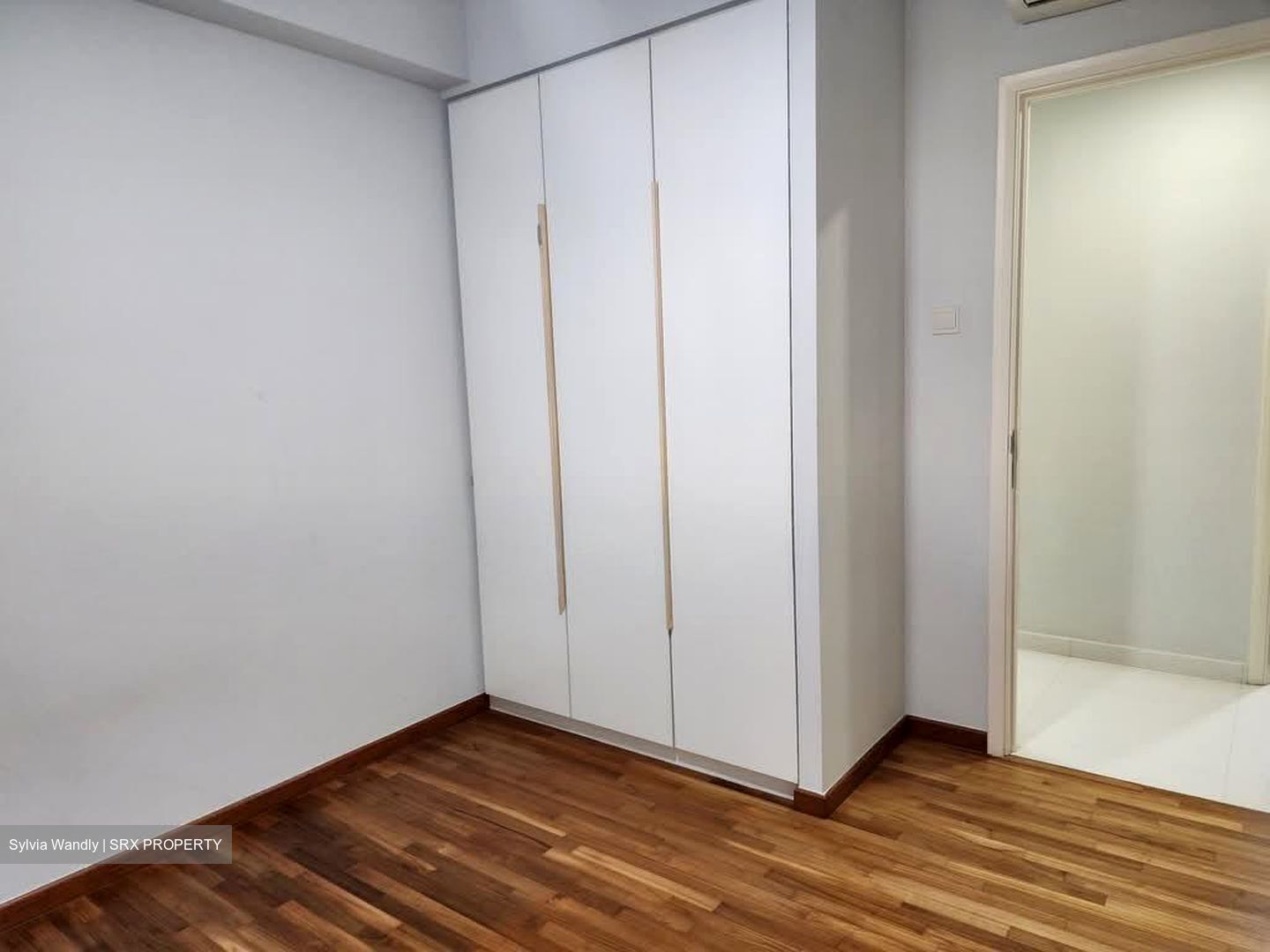The Esparis (D18), Condominium #581242981